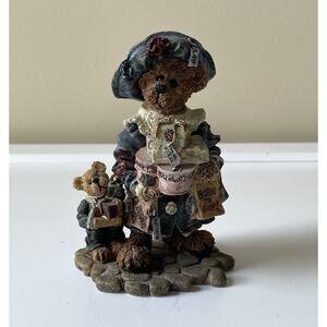 Boyds Bears Grace & Jonathan Born to Shop 1997 Collectible Figurine